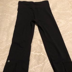 Lululemon black capris